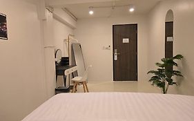 Tuk Tuk Hostel
